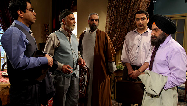 محمود‌ پاک‌نیت در صحنه سریال تلویزیونی خاطرات مرد ناتمام به همراه مسعود سخایی، سروش صحت و امین زندگانی