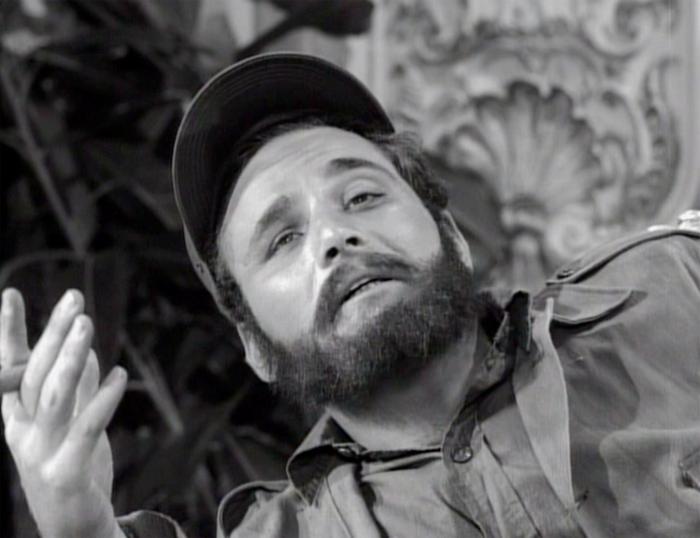 پیتر فالک در صحنه سریال تلویزیونی منطقه نیمه روشن