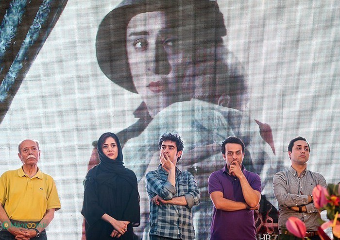 سید‌شهاب حسینی در تست گريم سریال شبکه نمایش خانگی شهرزاد 1 به همراه امیرحسین رستمی، پریناز ایزدیار، ترانه علیدوستی، علی نصیریان و مصطفی زمانی