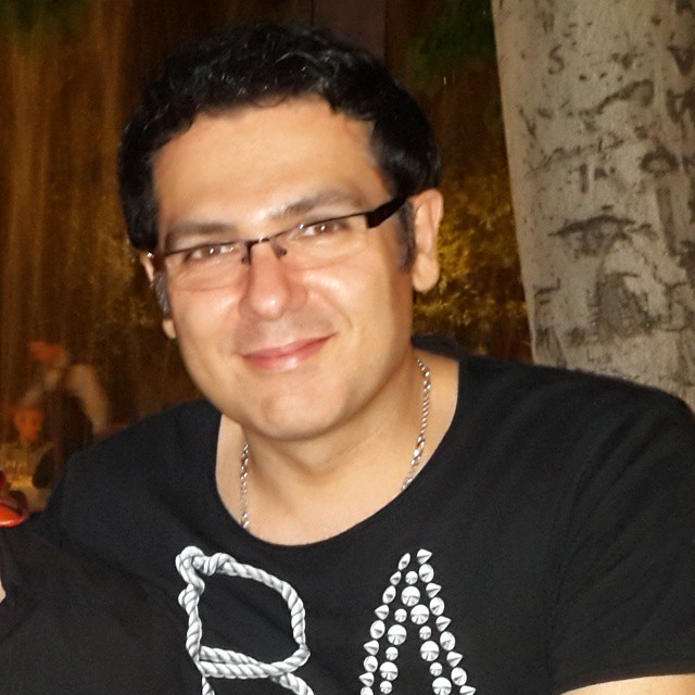 تصویری شخصی از کوروش تهامی، بازیگر سینما و تلویزیون