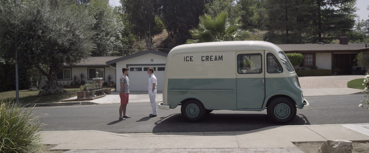 Emil Johnsen در صحنه فیلم سینمایی The Ice Cream Truck به همراه Sam Schweikert