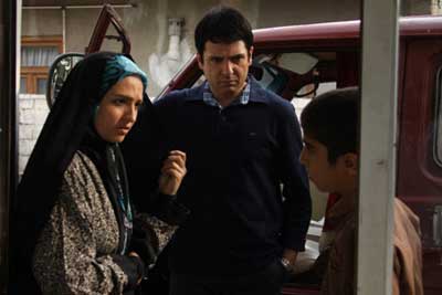 گلاره عباسی در صحنه سریال تلویزیونی رویای گنجشک‌ها به همراه کوروش تهامی