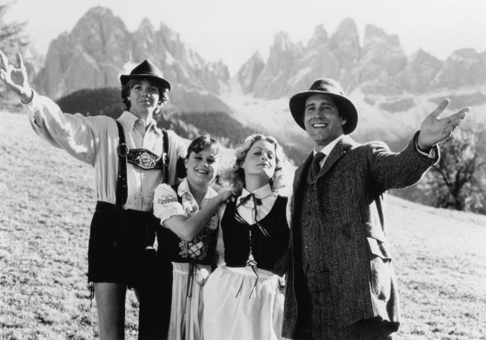 Beverly D'Angelo در صحنه فیلم سینمایی European Vacation به همراه Dana Hill، Chevy Chase و Jason Lively