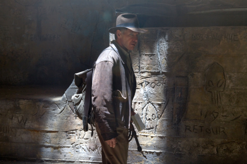 هریسون فورد در صحنه فیلم سینمایی ایندیانا جونز و قلمرو جمجمه بلورین