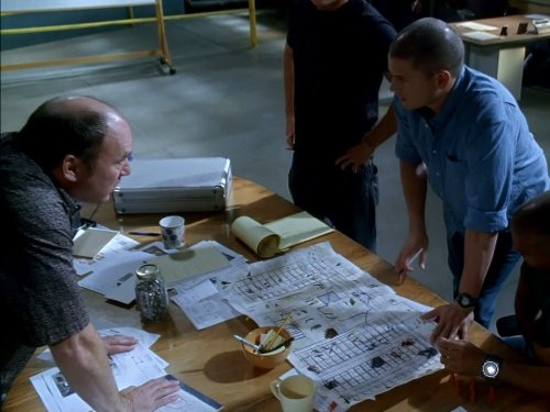 وید اندرو ویلیامز در صحنه سریال تلویزیونی فرار از زندان به همراه ونتورت میلر
