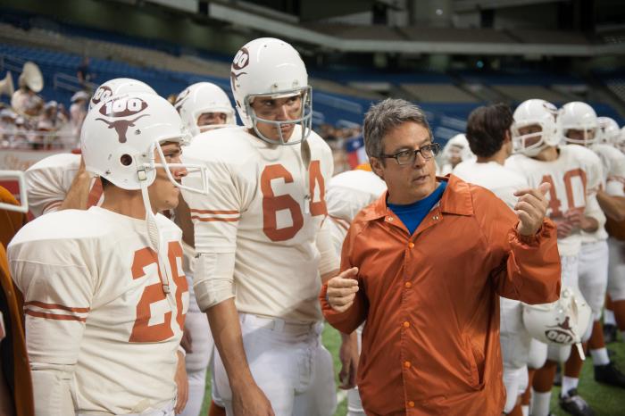 Angelo Pizzo در صحنه فیلم سینمایی Courage به همراه Finn Wittrock