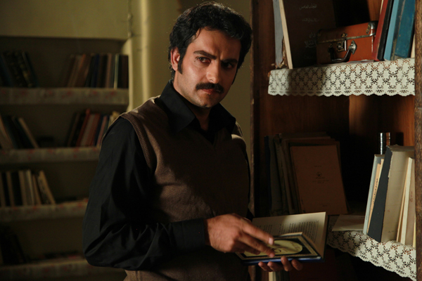 حامد کمیلی در صحنه سریال تلویزیونی پروانه