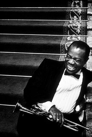 Louis Armstrong در صحنه فیلم سینمایی High Society