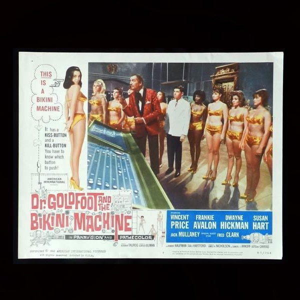 Susan Hart در صحنه فیلم سینمایی Dr. Goldfoot and the Bikini Machine به همراه Dwayne Hickman، Mary Hughes و وینسنت پرایس