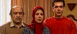 جمشید اسماعیل‌خانی در صحنه سریال تلویزیونی رستوران خانوادگی به همراه کوروش تهامی و شهره سلطانی