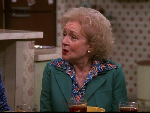 Betty White در صحنه سریال تلویزیونی That '70s Show