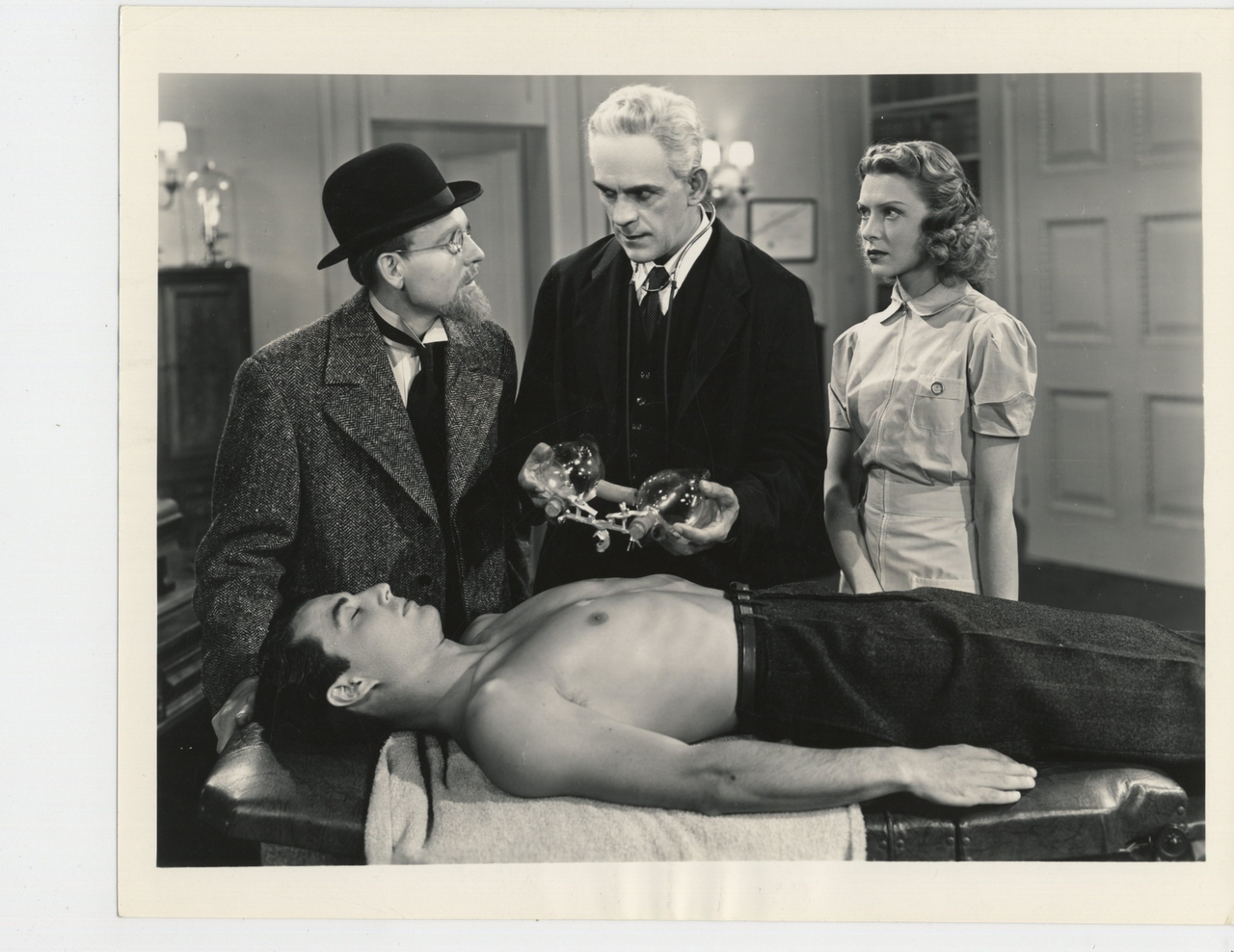 Ann Doran در صحنه فیلم سینمایی The Man They Could Not Hang به همراه Boris Karloff و Byron Foulger