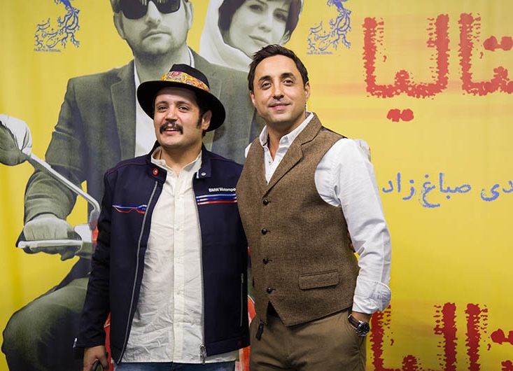 مهران رنج‌بر در اکران افتتاحیه فیلم سینمایی ایتالیا ایتالیا به همراه امیرحسین رستمی