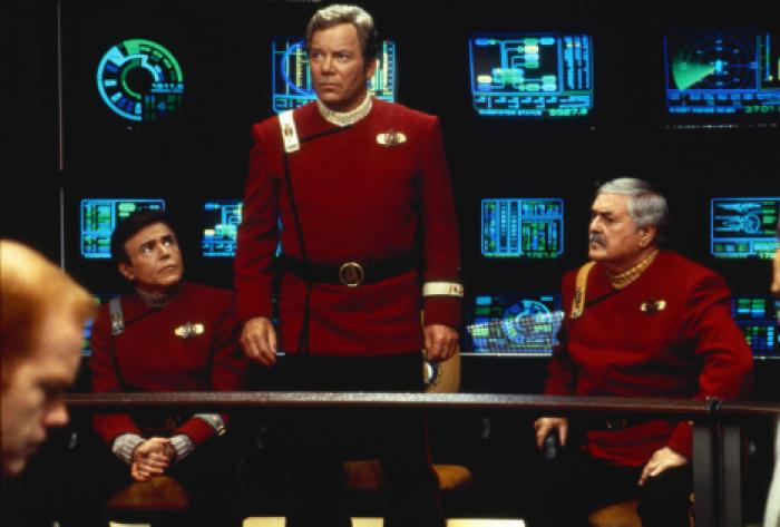Walter Koenig در صحنه فیلم سینمایی Star Trek: Generations به همراه James Doohan، William Shatner و گلن مورشور