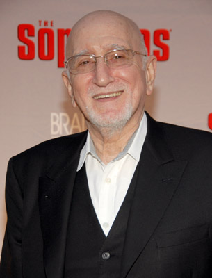 Dominic Chianese در صحنه سریال تلویزیونی سوپرانوز