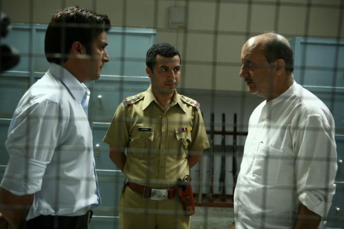 Anupam Kher در صحنه فیلم سینمایی یک چهارشنبه به همراه Jimmy Shergill