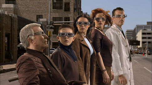Ricardo Montalban در صحنه فیلم سینمایی بچه های جاسوس ۳: بازی باخته به همراه Daryl Sabara، کارلا گوجینو، Alexa PenaVega و آنتونیو باندراس