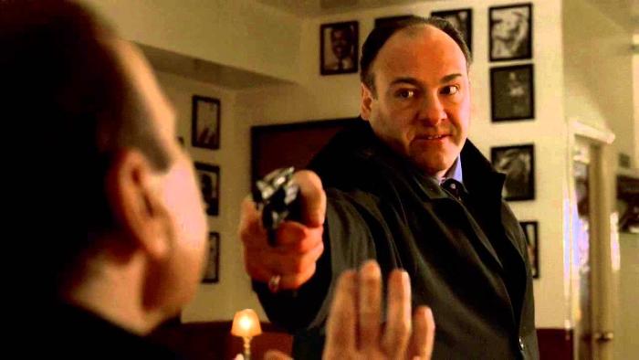 James Gandolfini در صحنه سریال تلویزیونی سوپرانوز