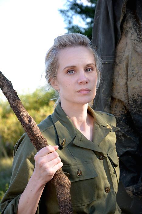 Hallie Shepherd در صحنه فیلم سینمایی The Last Rescue