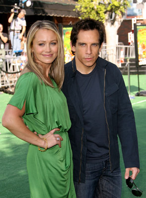 Christine Taylor در صحنه فیلم سینمایی ماداگاسکار: فرار به آفریقا به همراه Ben Stiller