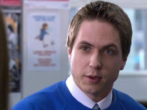 Joe Thomas در صحنه سریال تلویزیونی The Inbetweeners