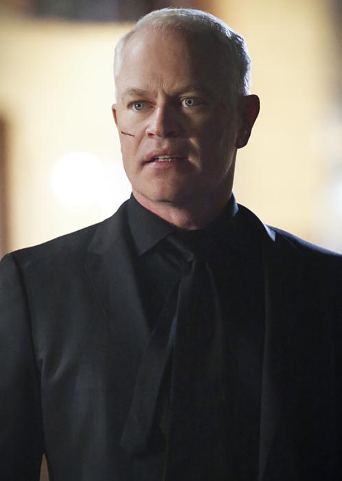 Neal McDonough در صحنه سریال تلویزیونی پیکان