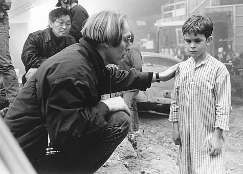 Henry Selick در صحنه فیلم سینمایی جیمز و هلوی غول پیکر به همراه Paul Terry
