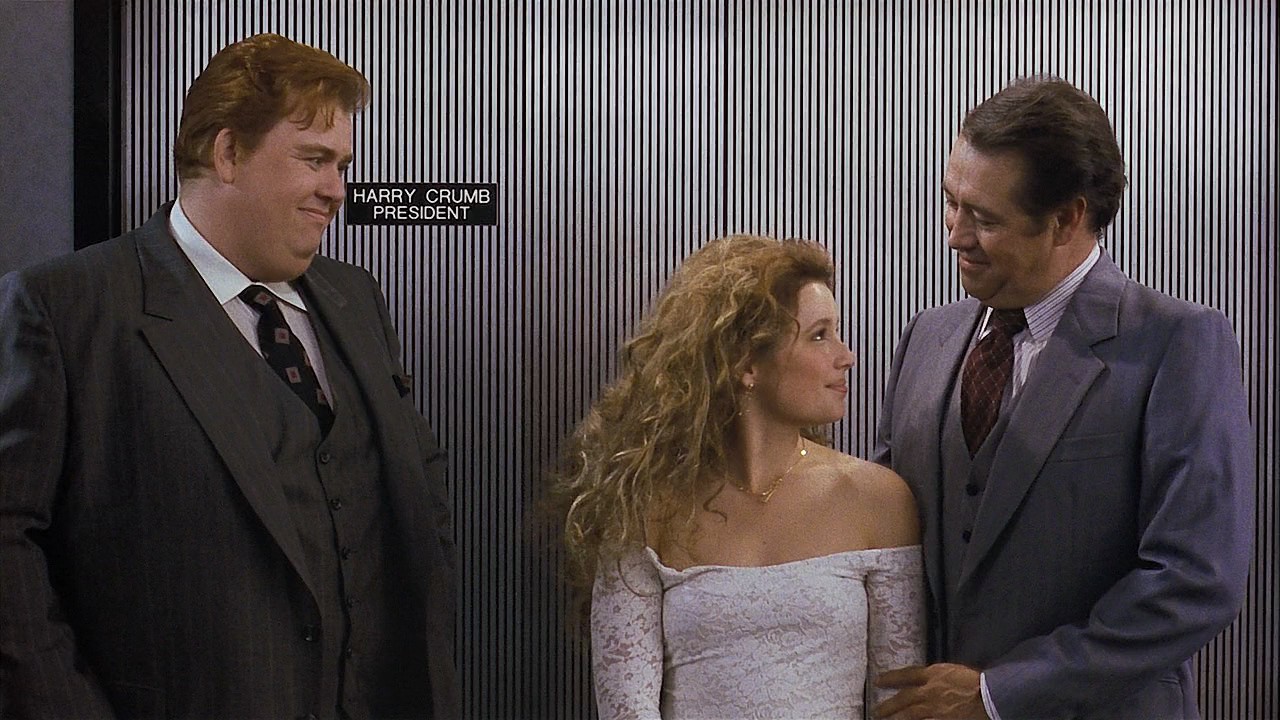 Shawnee Smith در صحنه فیلم سینمایی Who's Harry Crumb? به همراه Barry Corbin و John Candy