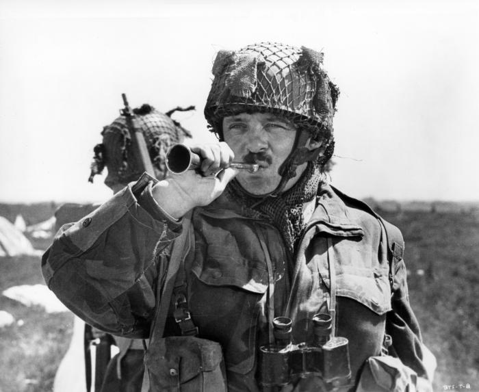  فیلم سینمایی پلی در دوردست (پل بسیار دور) با حضور آنتونی هاپکینز