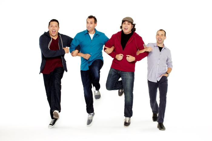 James Murray در صحنه سریال تلویزیونی Impractical Jokers به همراه Brian Quinn و Sal Vulcano