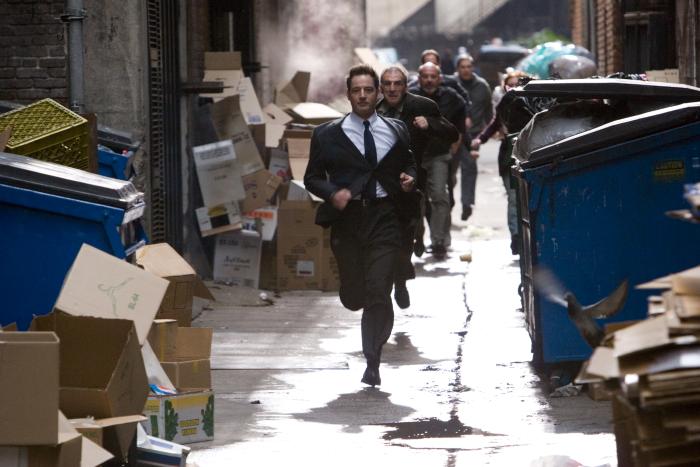 Jeremy Northam در صحنه فیلم سینمایی تهاجم