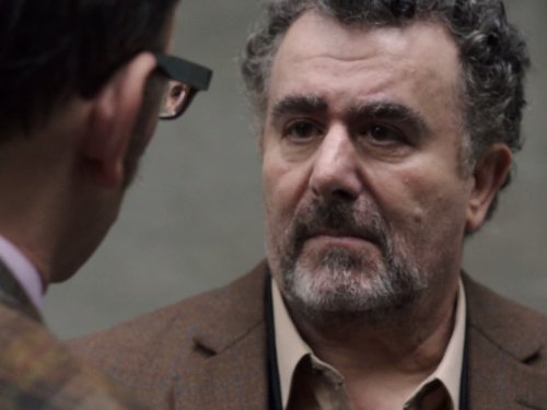 Saul Rubinek در صحنه سریال تلویزیونی مظنون