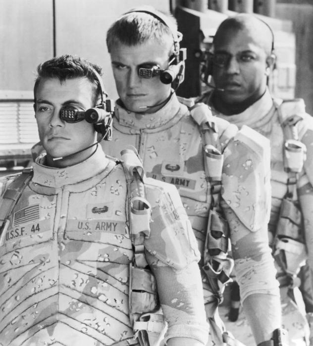 Tommy 'Tiny' Lister در صحنه فیلم سینمایی سرباز جهانی به همراه ژان کلود ون دام و دولف لاندگرن