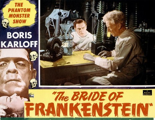 Ernest Thesiger در صحنه فیلم سینمایی The Bride of Frankenstein به همراه Boris Karloff و Colin Clive