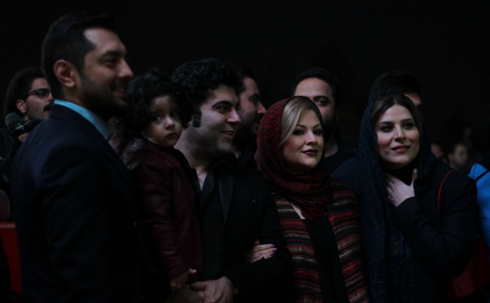 بهرام رادان در فرش قرمز فیلم سینمایی بارکد به همراه مصطفی کیایی و سحر دولتشاهی