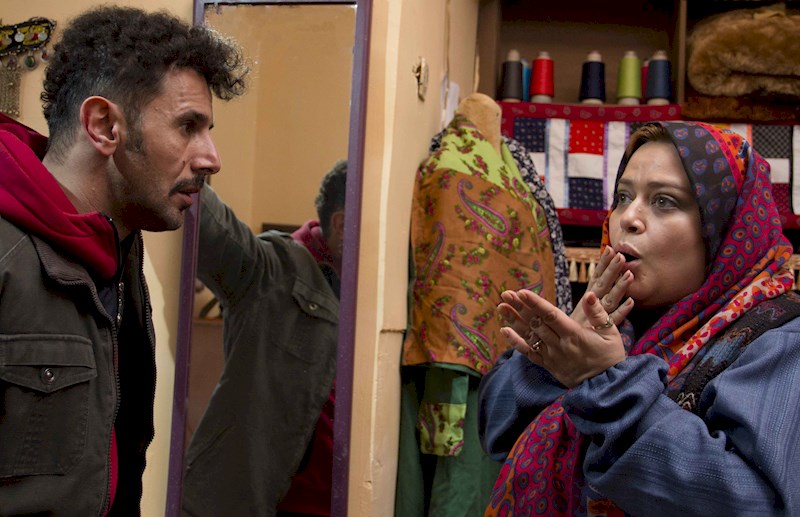 بهاره رهنما در صحنه سریال تلویزیونی خوب، بد، زشت به همراه امین حیایی