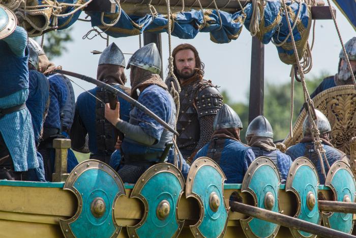 Clive Standen در صحنه سریال تلویزیونی وایکینگ ها