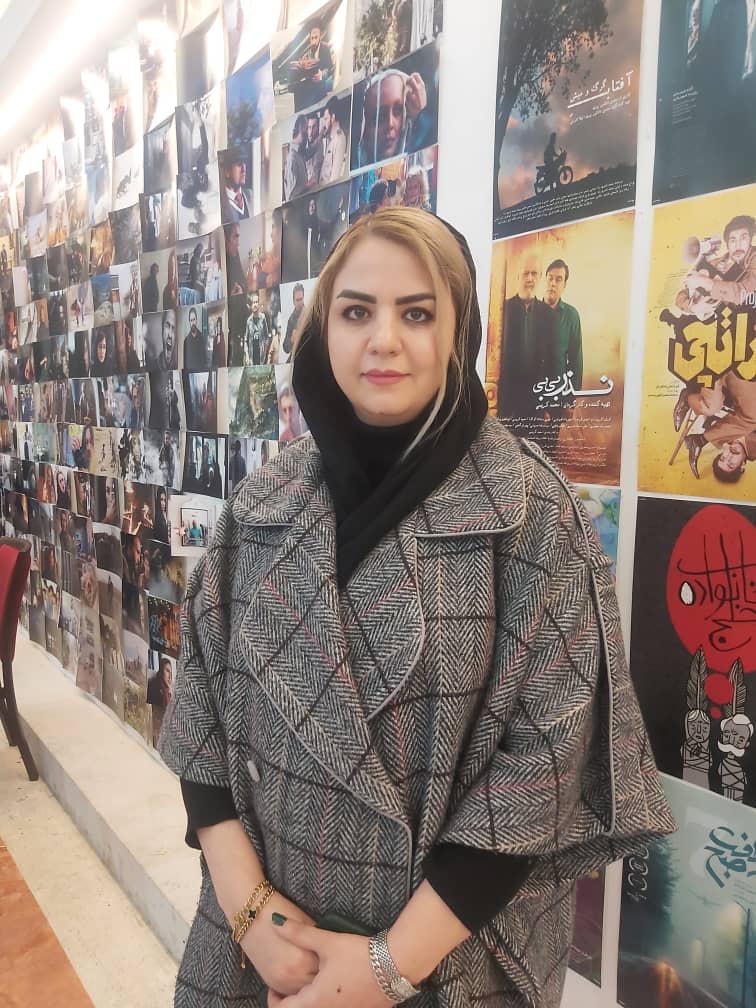 تصویری از فاطمه قربانی سینما و تلویزیون در پشت صحنه یکی از آثارش