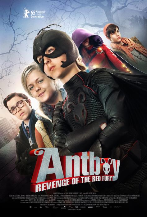 Samuel Ting Graf در صحنه فیلم سینمایی Antboy: Revenge of the Red Fury به همراه Amalie Kruse Jensen، Hectores 'Antboy' Brøgger Andersen، Oscar Dietz و Astrid Juncher-Benzon