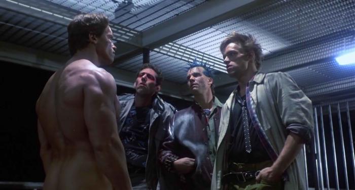 بیل پاکستون در صحنه فیلم سینمایی نابودگر به همراه Brad Rearden، آرنولد شوارتزنگر و برایان تامپسون