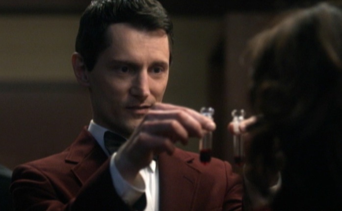 John Emmet Tracy در صحنه سریال تلویزیونی ماوراء  طبیعی