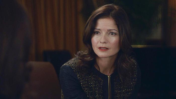 Jill Hennessy در صحنه سریال تلویزیونی همسر خوب