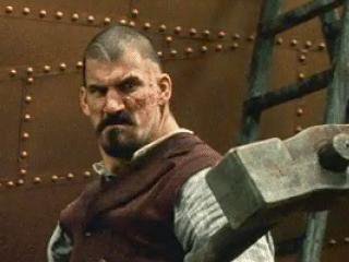 Robert Maillet در صحنه فیلم سینمایی شرلوک هلمز