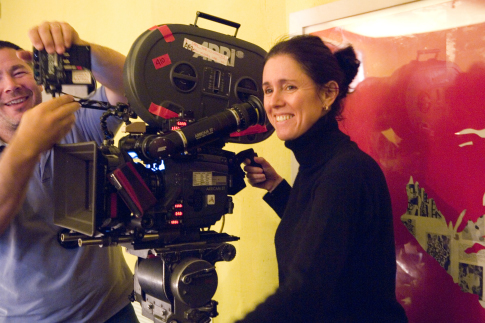 Julie Taymor در صحنه فیلم سینمایی سراسر جهان