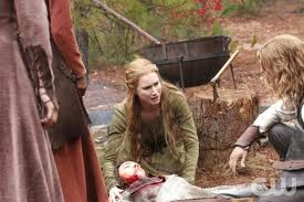 Alice Evans در صحنه سریال تلویزیونی اصیل ها