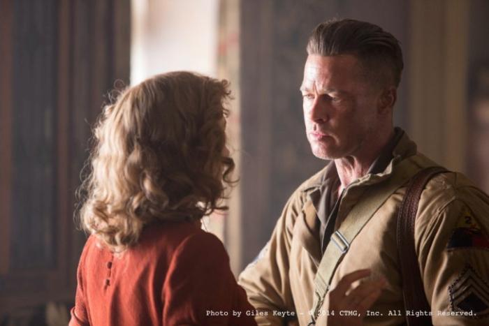 Anamaria Marinca در صحنه فیلم سینمایی خشم به همراه برد پیت