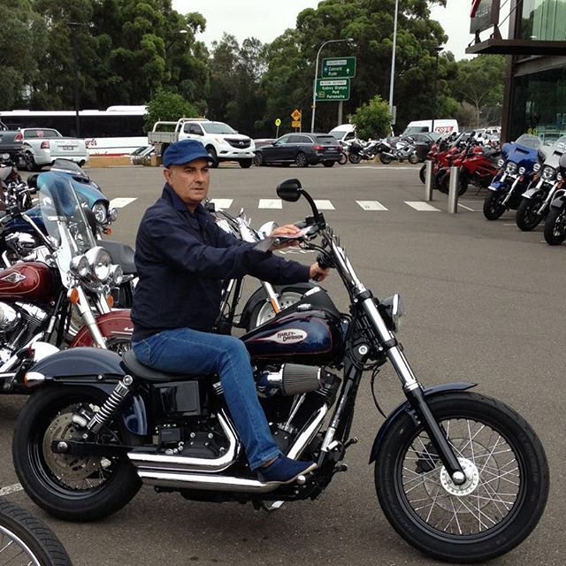 تصویری شخصی از علی عمرانی، بازیگر و کارگردان سینما و تلویزیون