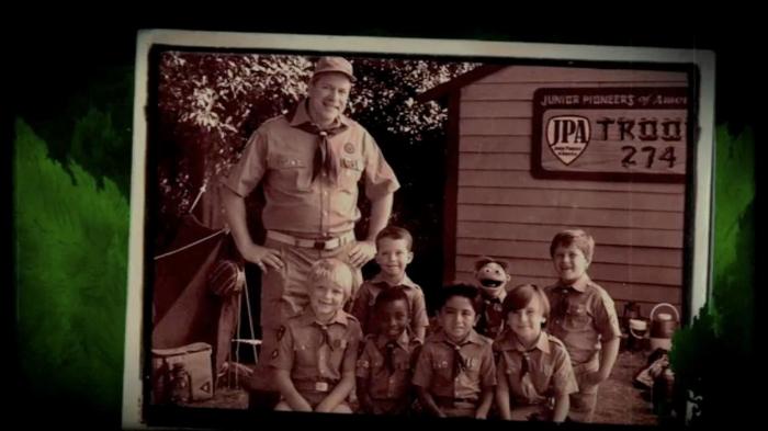 Cameron McIntyre در صحنه فیلم سینمایی ماپت ها