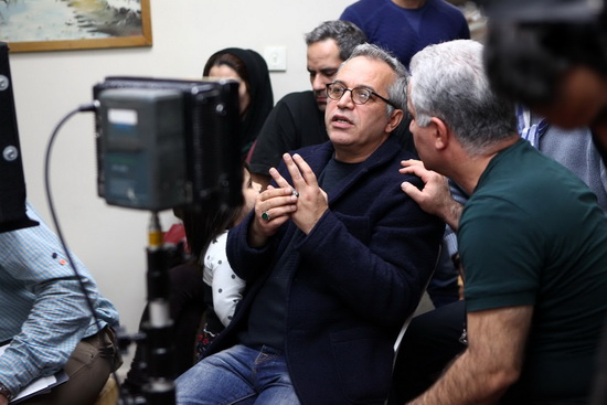 محمدحسین لطیفی در پشت صحنه سریال تلویزیونی پادری