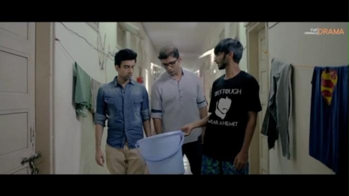 Naveen Kasturia در صحنه سریال تلویزیونی TVF Pitchers